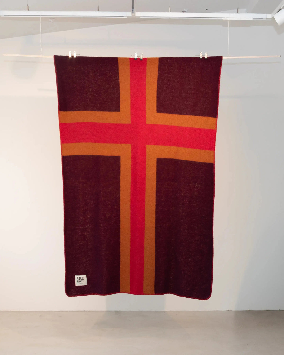 Varma Flag Blanket Rammagerðin